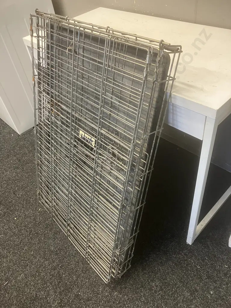Large Savic Folding Dog Crate Image 1++