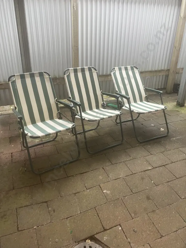 Set of 3 Folding Chairs & Table Image 1++