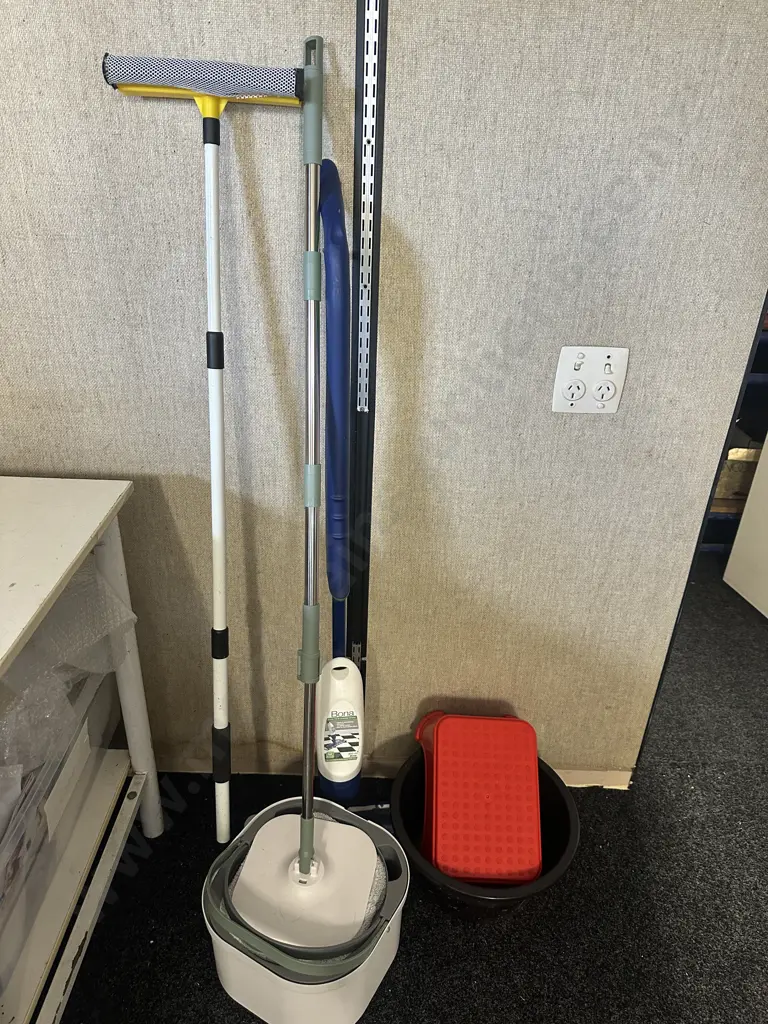 Bona Cleaner, Mop & Spinner Etc Image 1++