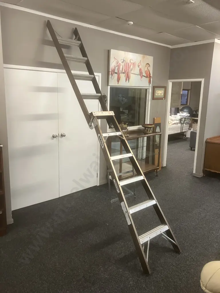 Gorilla Industrial Dual Purpose Ladder. 150Kg 1.8 - 3.3m Image 1++