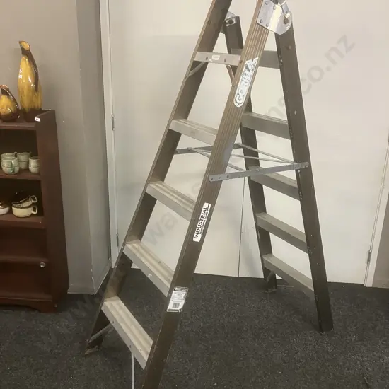 Gorilla Industrial Dual Purpose Ladder. 150Kg 1.8 - 3.3m