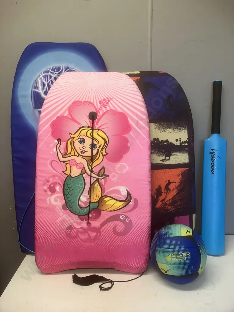 3 x Boogie Boards, Plastic Waboba Cricket Bat, Netball Image 1++