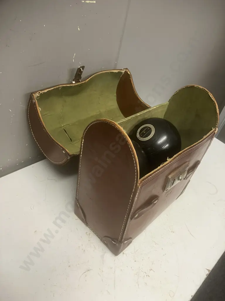 Leather Bowls Case & Four Henselite Bowls Image 1++