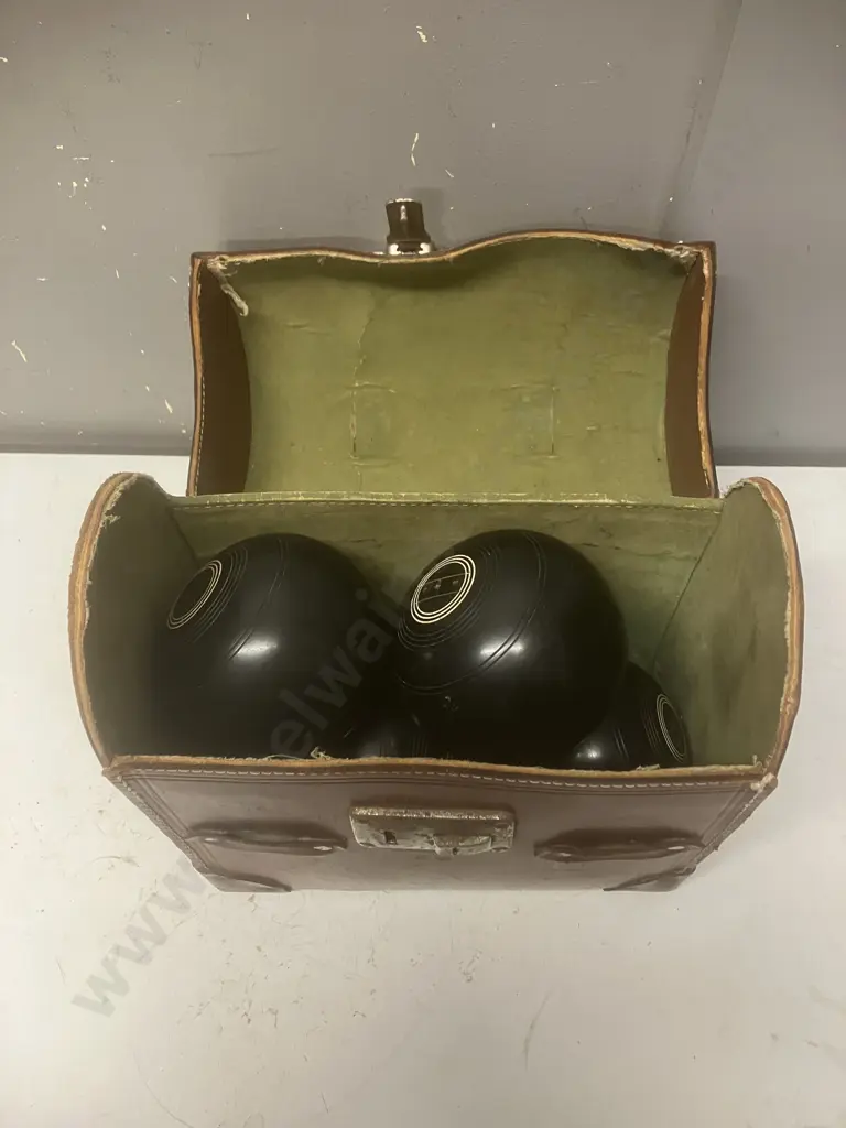 Leather Bowls Case & Four Henselite Bowls Image 1++