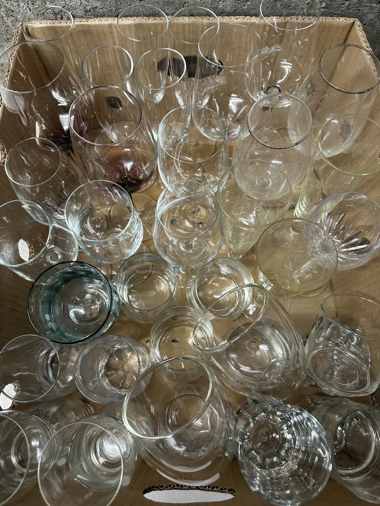Large Array of Glasses Including Kate Reed Etc Image 1++