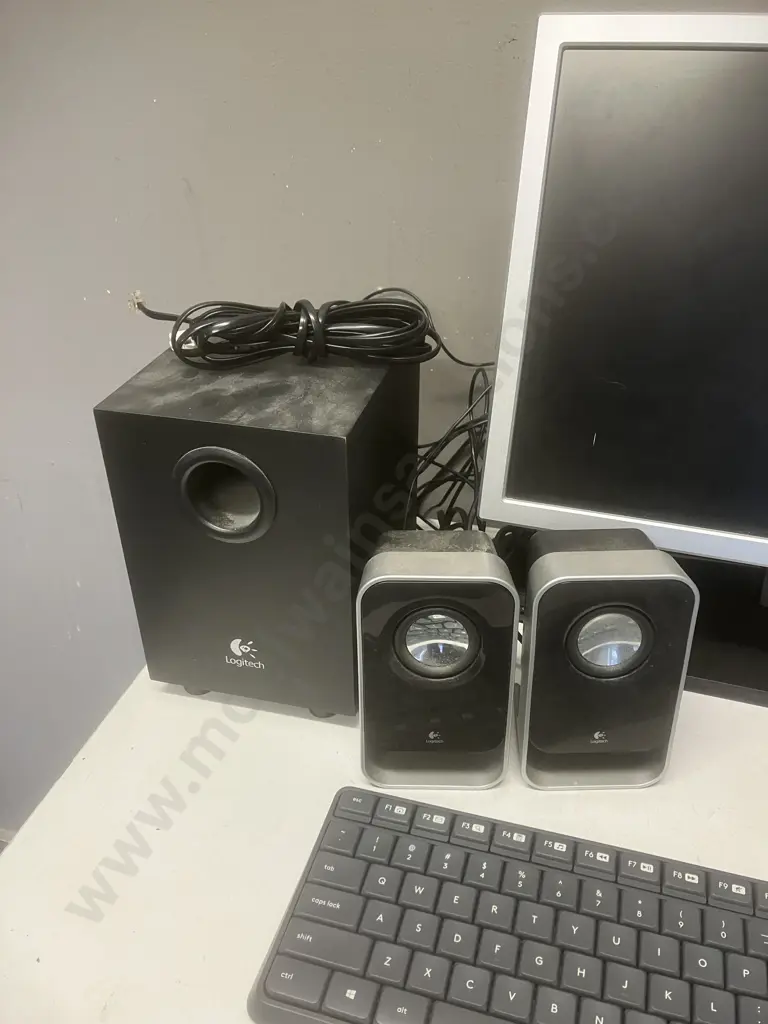 Del Monitor, Brother HL-L2300D Printer, Logitech Keyboard, Mouse & Speakers Image 1++