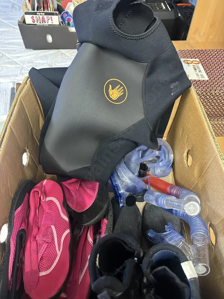 Body Glove Size 12 Wet Suit, Snorkels, Googles Etc Image 1++