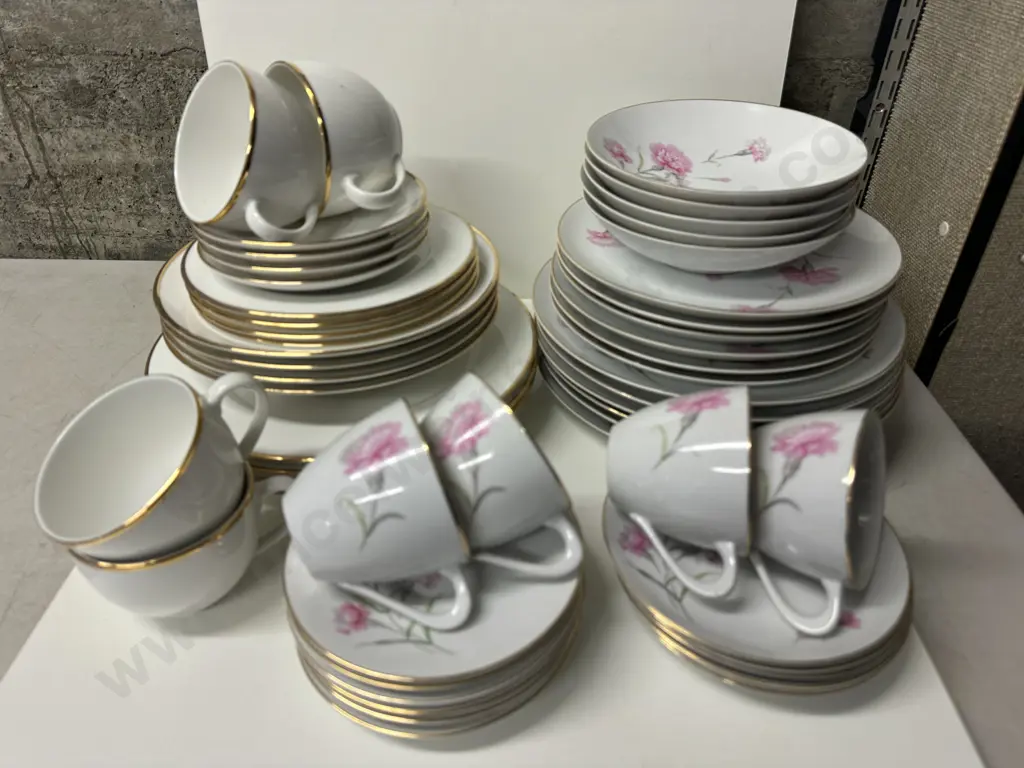 Box Lot Of Dinnerware China Items Image 1++
