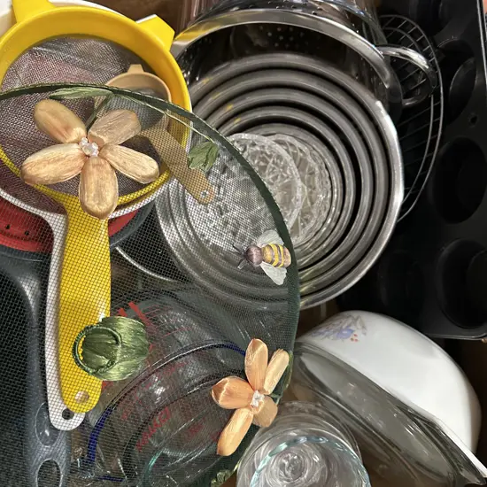 Box lot Bakeware, Pyrex Items Etc
