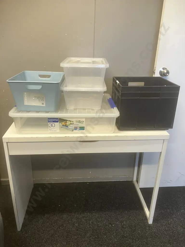 Assorted Plastic Bins Image 1++