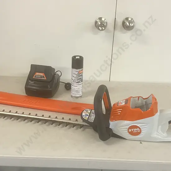 Stihl HSA 50 Battery Hedgetrimmer Kit  - With AK10 Battery & AL101 Charger
