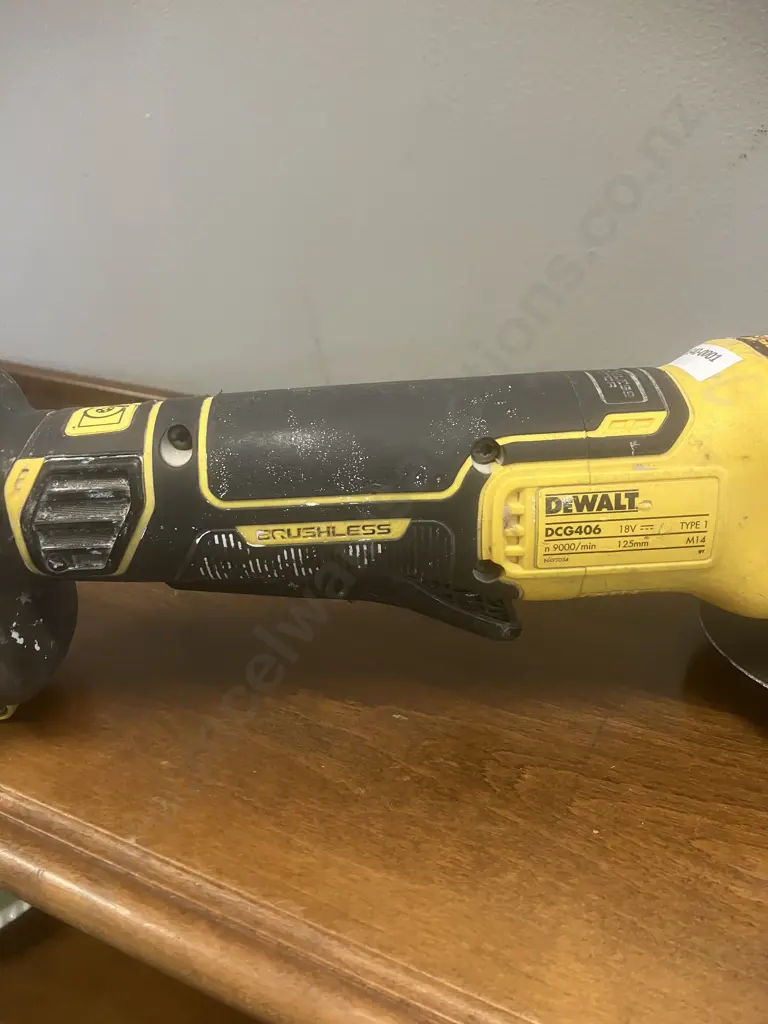 DeWalt 18V 125mm XR Li-Ion Brushless Cordless Angle Grinder - Skin Only Image 1++