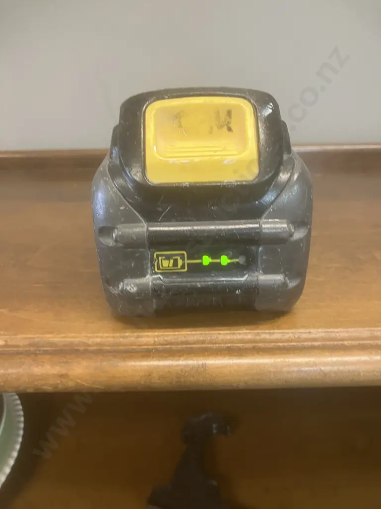 DeWalt 18V 6.0Ah/54V XR Flexvolt Battery Image 1++