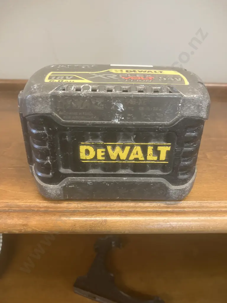 DeWalt 18V 6.0Ah/54V XR Flexvolt Battery Image 1++