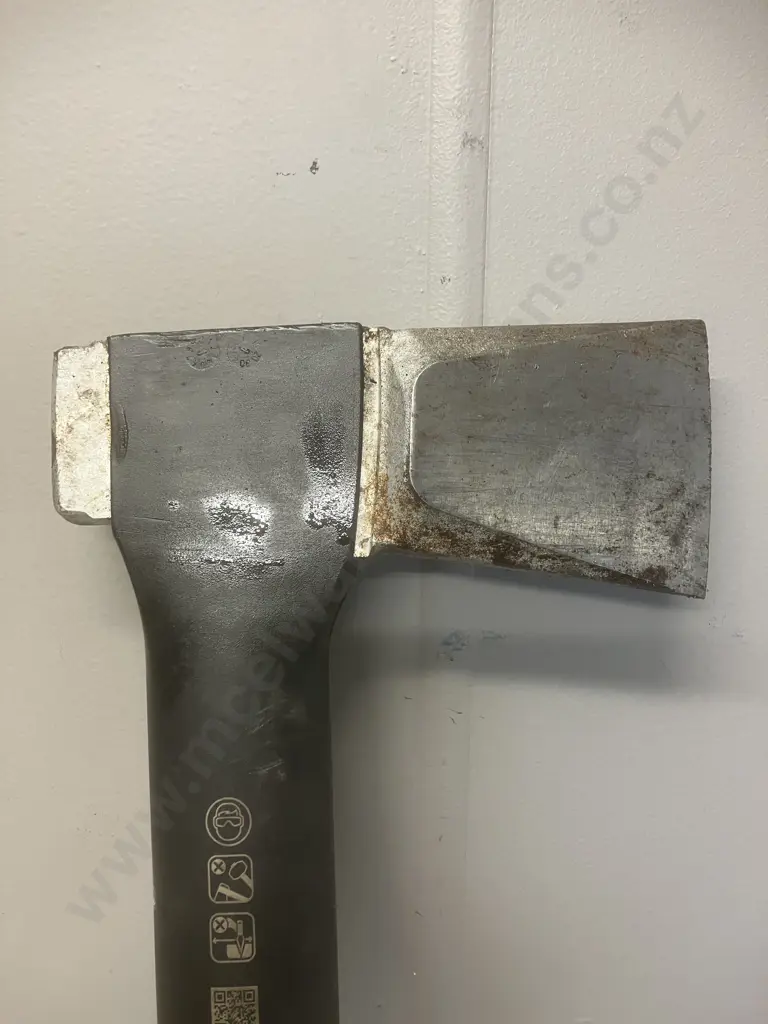 Fiskars Splitting Axe XXL X27 960mm With Plastic Transport Guard Image 1++