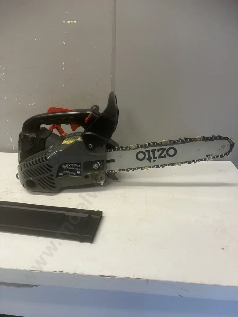 Ozito Petrol Chainsaw - 25.4cc 305mm Bar Image 1++
