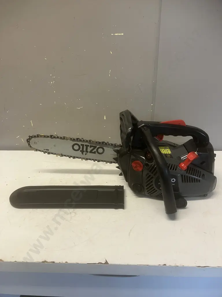 Ozito Petrol Chainsaw - 25.4cc 305mm Bar Image 1++