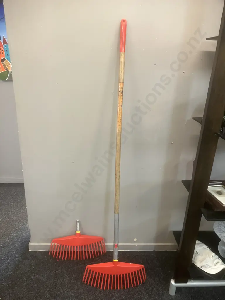 WOLF-Garten Garden Rake With Wooden Handle & Extra 42cm Rake Head Image 1++