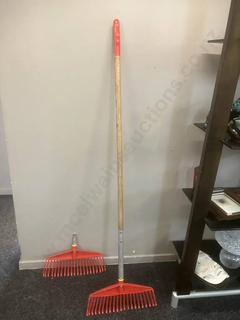 WOLF-Garten Garden Rake With Wooden Handle & Extra 42cm Rake Head Image 1++