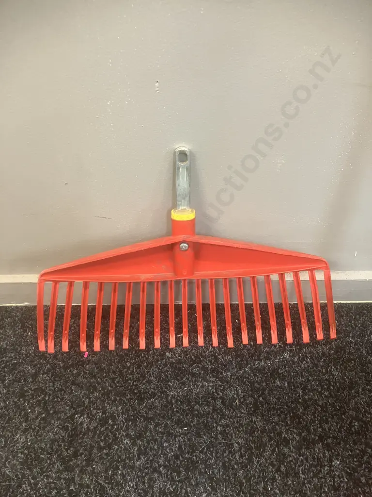 WOLF-Garten Garden Rake With Wooden Handle & Extra 42cm Rake Head Image 1++