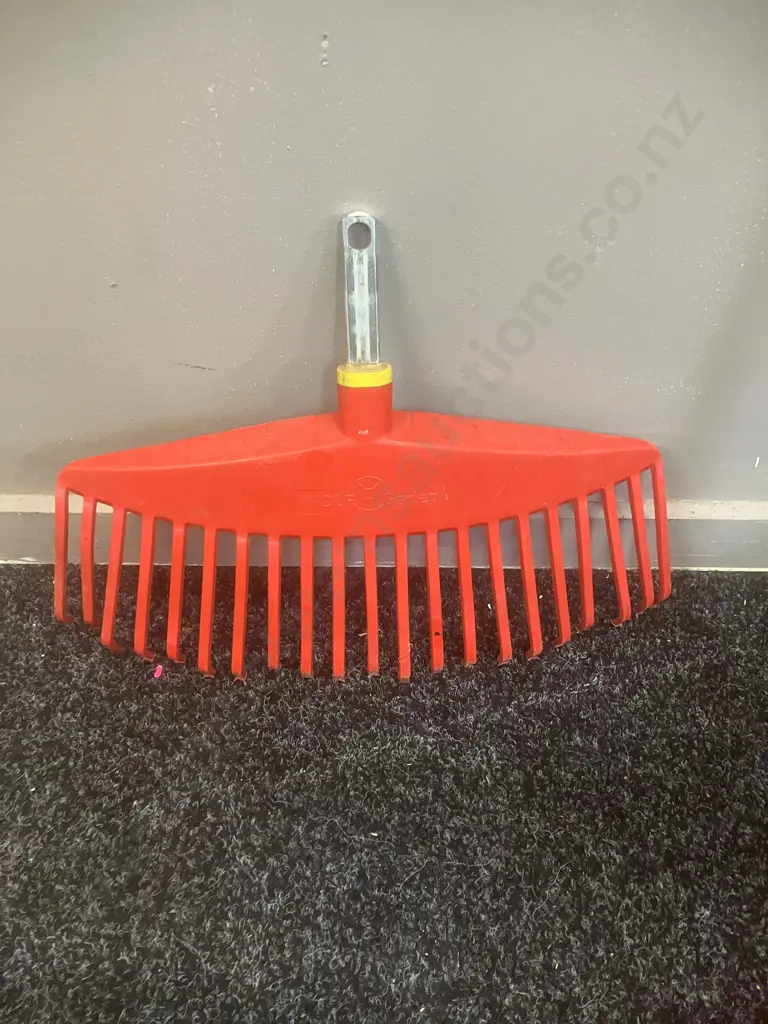 WOLF-Garten Garden Rake With Wooden Handle & Extra 42cm Rake Head Image 1++