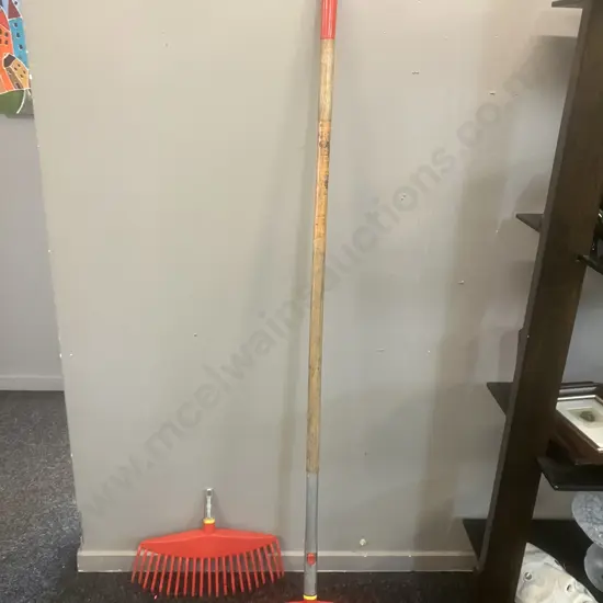 WOLF-Garten Garden Rake With Wooden Handle & Extra 42cm Rake Head