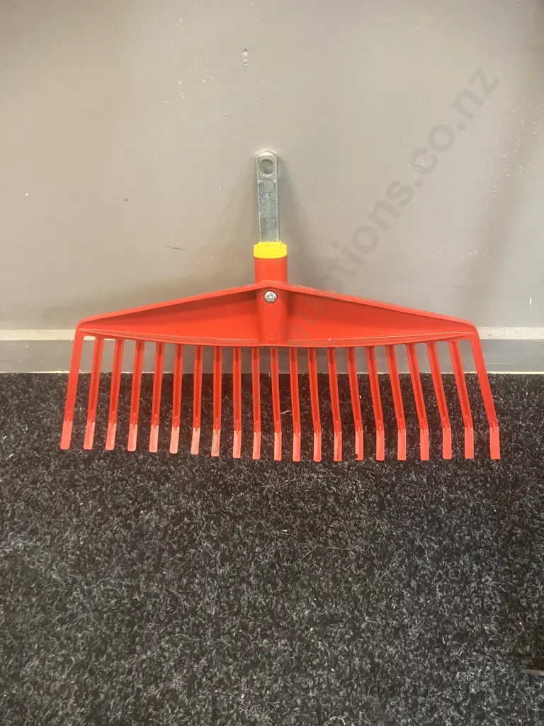 WOLF-Garten Garden Hoe With Wooden Handle & 42cm Rake Head Image 1++