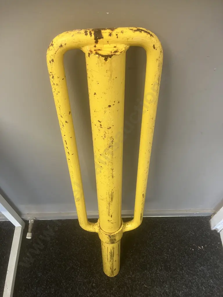Yellow Steel Waratah / Y-Post Rammer Image 1++