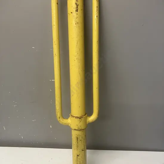 Yellow Steel Waratah / Y-Post Rammer