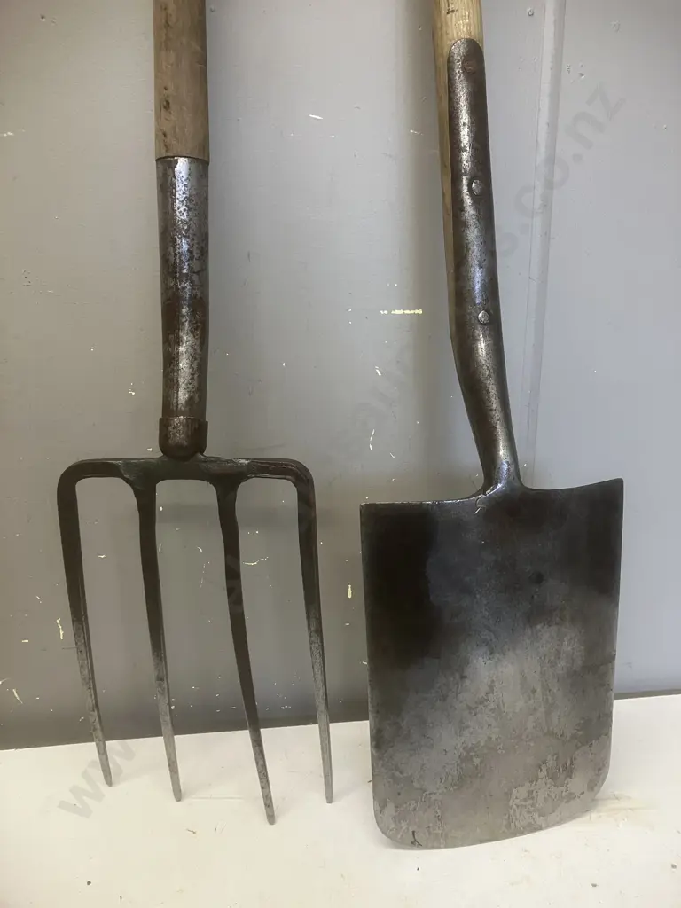 Vintage English Garden Spade & Garden Fork Image 1++