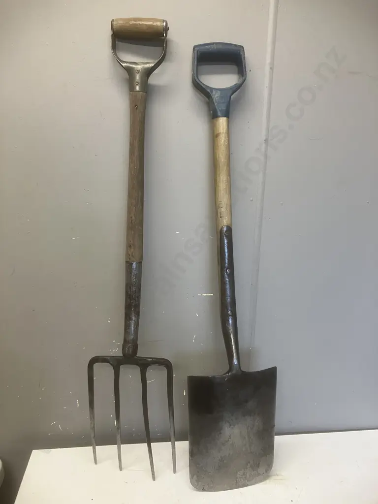 Vintage English Garden Spade & Garden Fork Image 1++