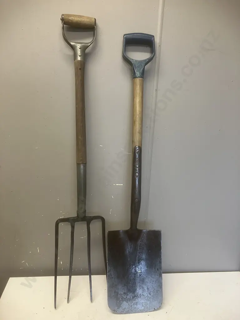 Vintage English Garden Spade & Garden Fork Image 1++