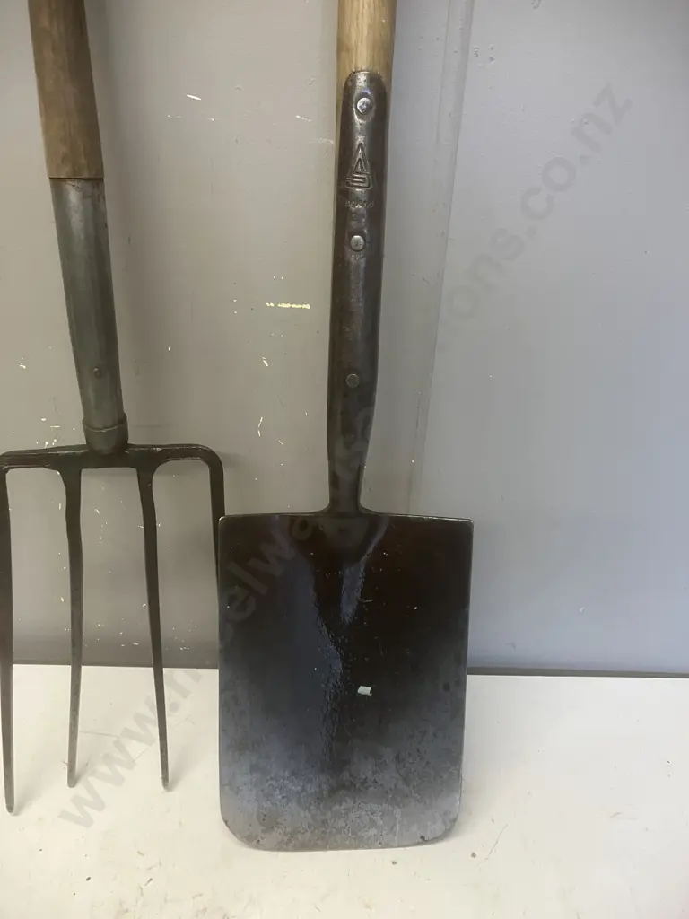 Vintage English Garden Spade & Garden Fork Image 1++