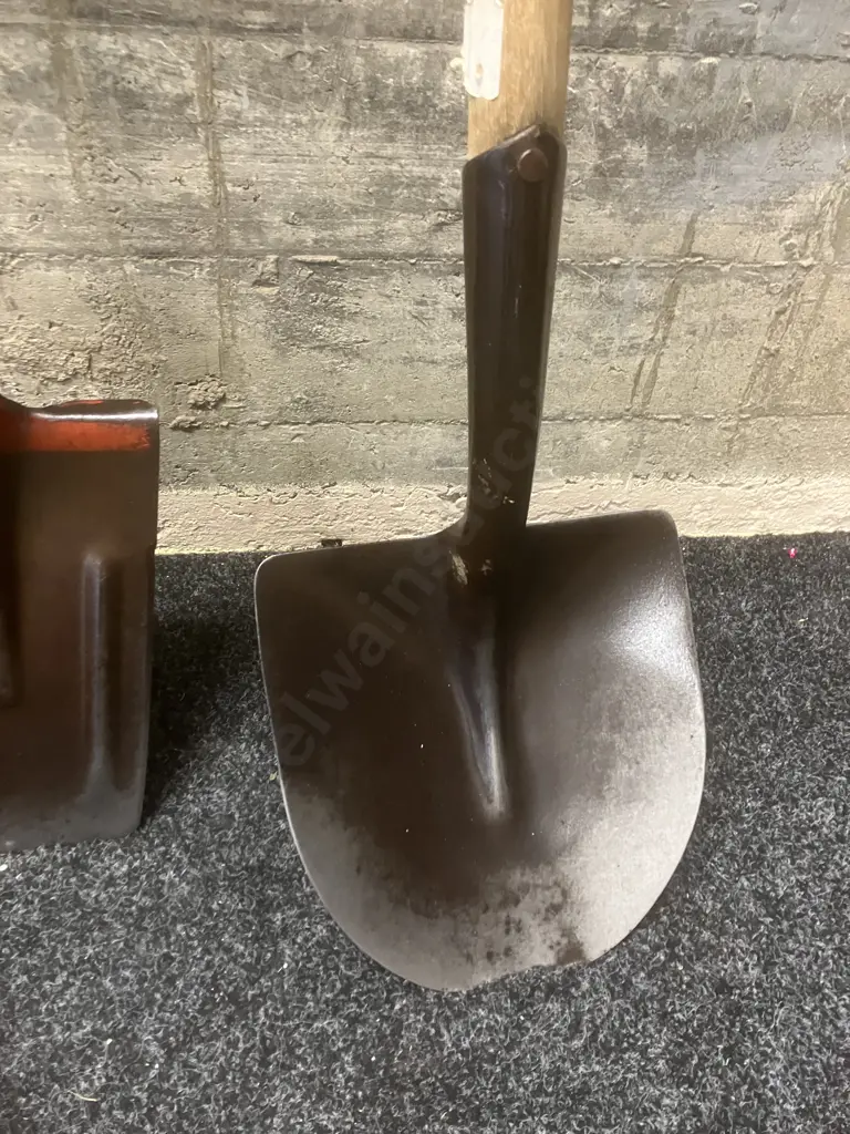 Atlas Dagger Spade, Long Handled Wide Mouth Shovel & D Mouth Shovel Image 1++