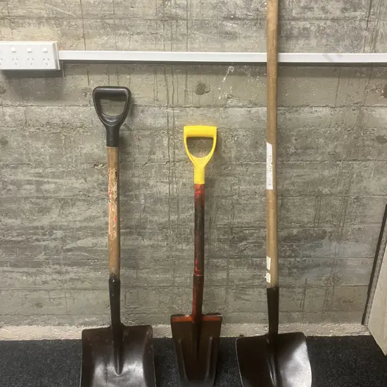 Atlas Dagger Spade, Long Handled Wide Mouth Shovel & D Mouth Shovel