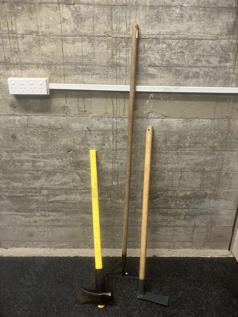 Splitting Axe, Rake, Garden Grubber Image 1++