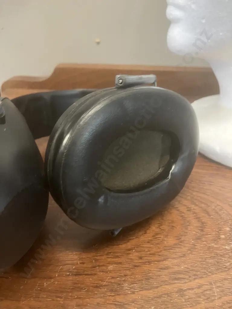 Peltor Shotgunner II Hearing Protection - Low Profile Image 1++