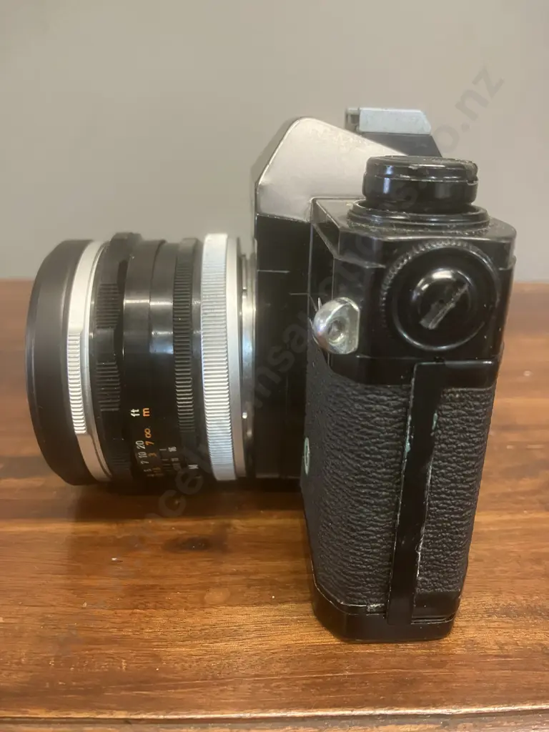 Canon FTb 35mm SLR Film Camera #693935 Canon FL 28mm f/3.5 Lens #53734  Japan 1971 Image 1++