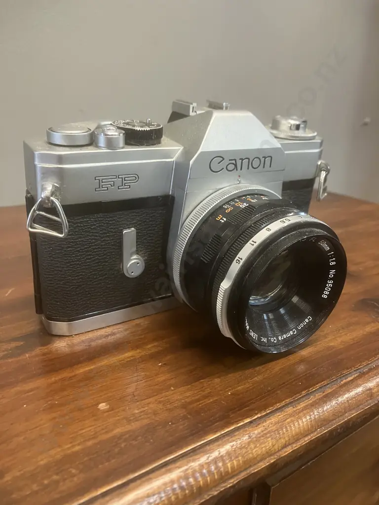 Canon FP 35mm SLR Film Camera #124287 With a Canon FL 50mm f/1.8 Lens & Canon FP Meter In Case - Japan 1964 Image 1++