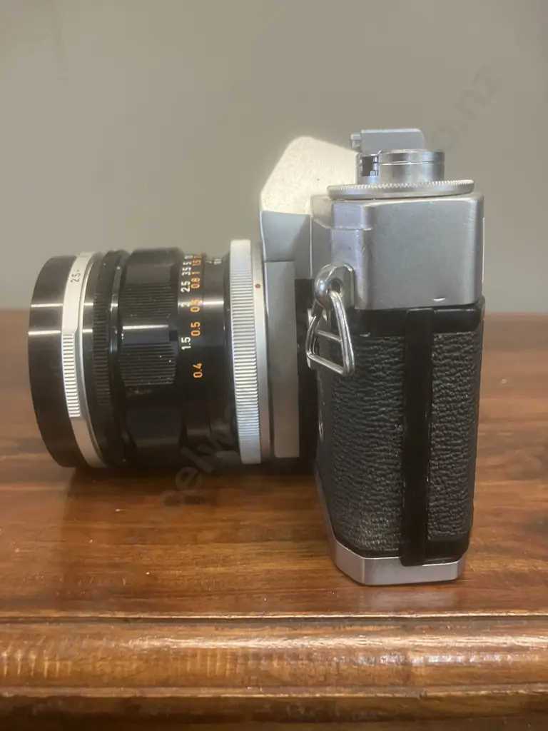 Canon FP 35mm SLR Film Camera #105842 With Canon FL 35mm f/2.5 Lens - Japan 1964 Image 1++