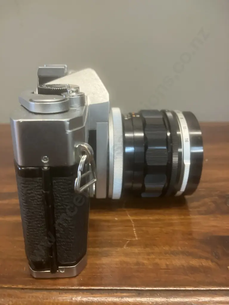 Canon FP 35mm SLR Film Camera #105842 With Canon FL 35mm f/2.5 Lens - Japan 1964 Image 1++