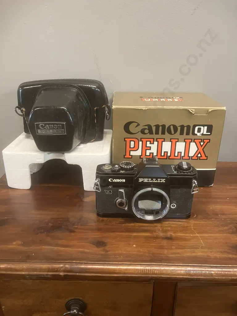 Canon Pellix QL 35mm SLR Film Camera Body (As Found Condition) #151165, Leather Pellix Case, Original Box, Japan 1966 Image 1++