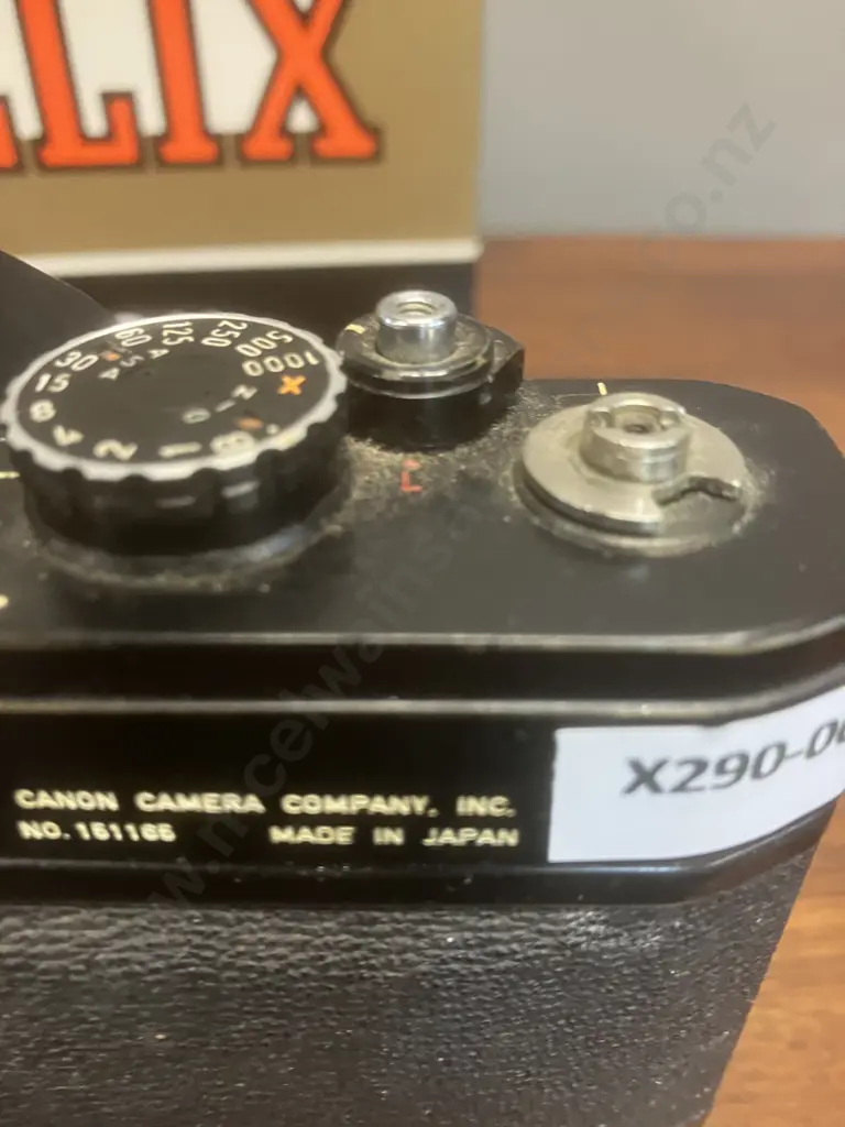 Canon Pellix QL 35mm SLR Film Camera Body (As Found Condition) #151165, Leather Pellix Case, Original Box, Japan 1966 Image 1++