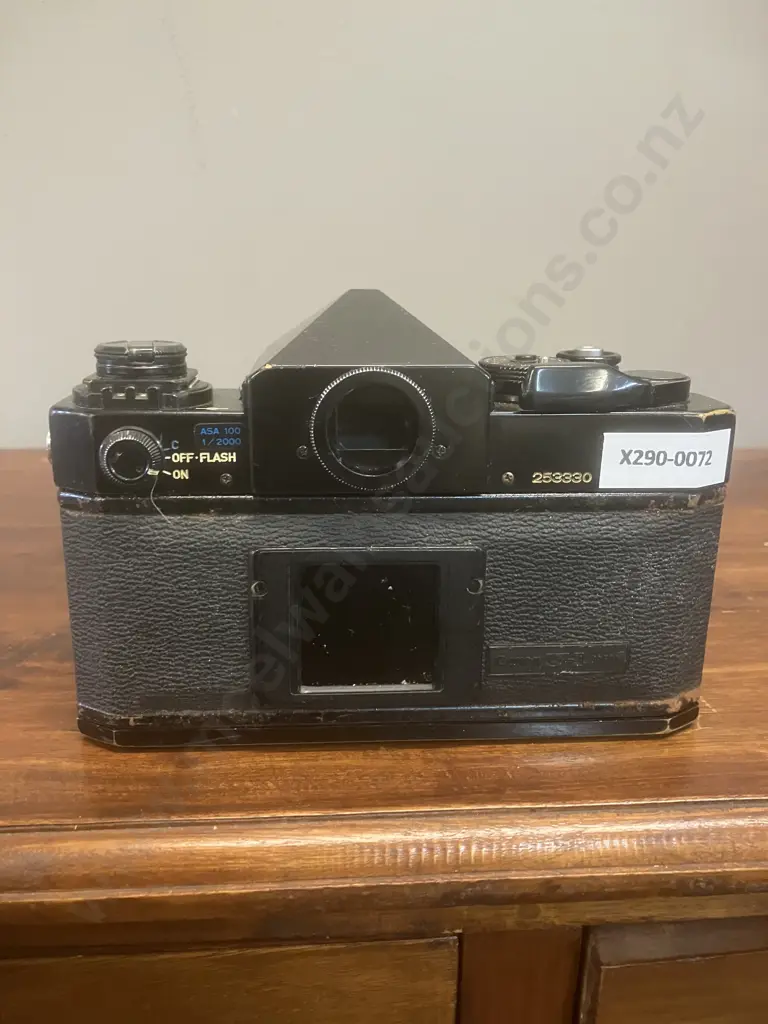 Canon F-1 35mm SLR Film Camera #253330 With a Canon FD 135mm f/3.5 S.C. Lens, Japan 1971 - 1981 Image 1++