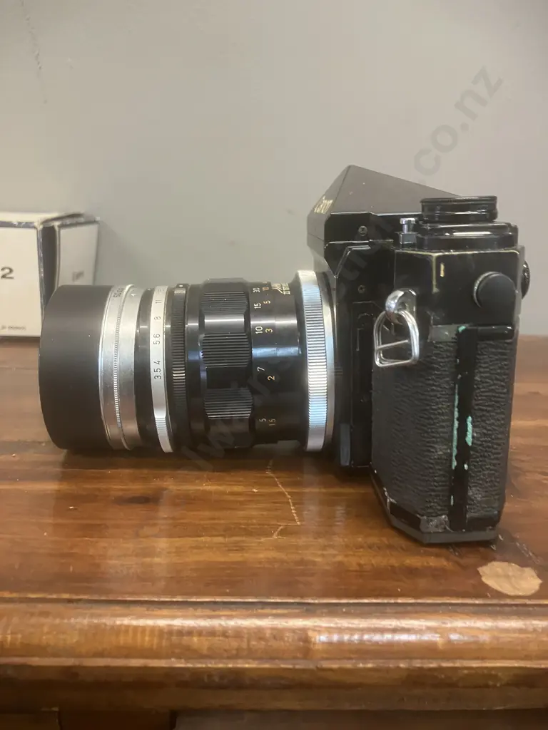 Canon F-1 35mm SLR Film Camera #115979 Canon FL 100mm f/3.5 Lens & Boxed Canon F2 Camera Holder, Japan 1971 - 1981 Image 1++