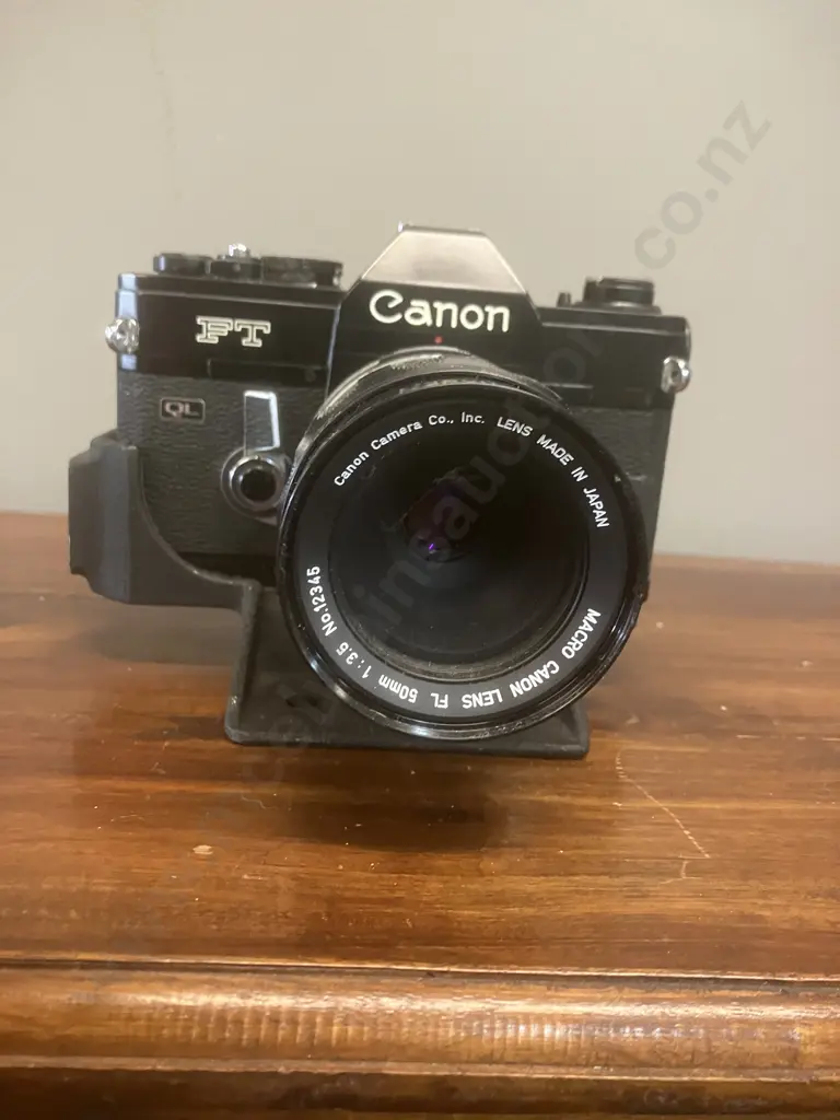 Canon FT QL 35mm SLR Film Camera Black #313255 Macro Canon Lens FL 50mm f/3.5 #12345 (Early Version), Japan 1966 - 1972 Image 1++