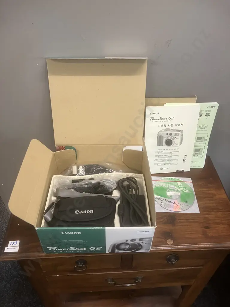 Canon PowerShot G2 4.0MP Digital Camera With Original Box, Manual, Charger, Original Strap & Wireless Remote. 2001 Japan Image 1++