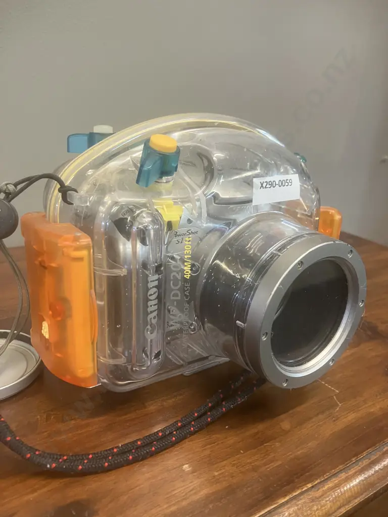 Canon PowerShot S1 IS 10x Compact Digital Camera With a Canon WP-DC20 Underwater Housing Image 1++
