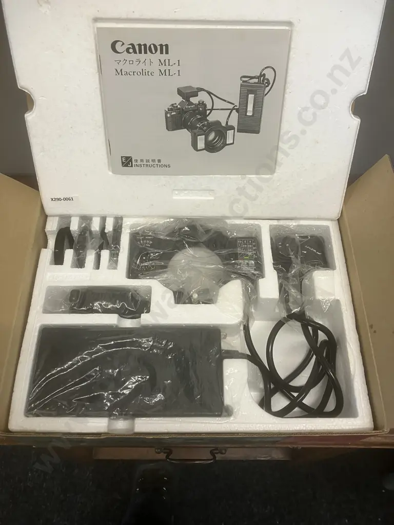 1970's Canon Macrolite ML-1 Vintage Electronic Flash System For Macro Photography With Original Box & Manual - Japan Image 1++