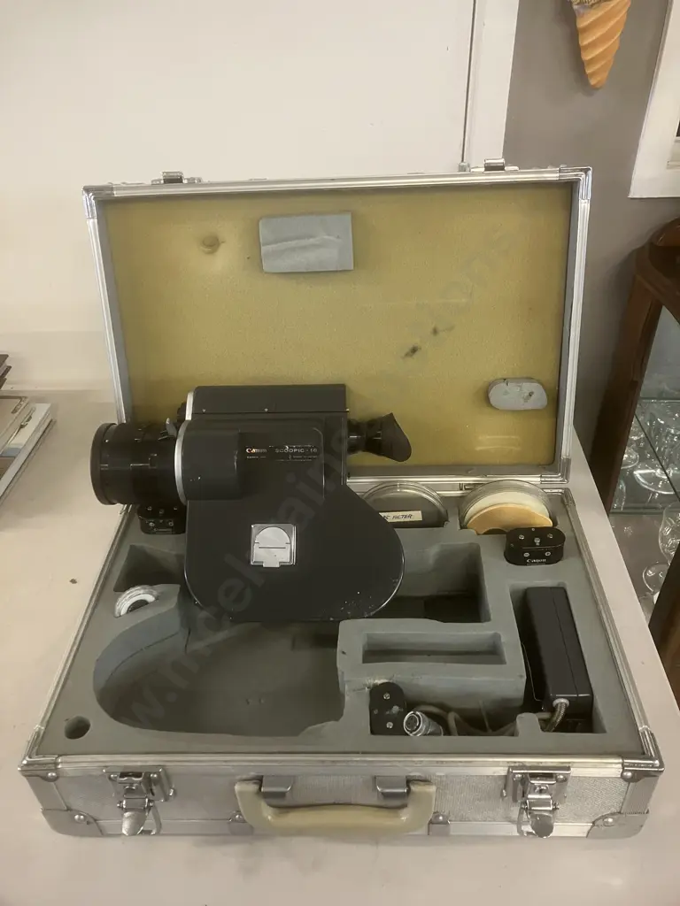 Rare Canon Scoopic-16 16mm Vintage Cine Camera c1965 Japan With Fitted Hard Case Image 1++